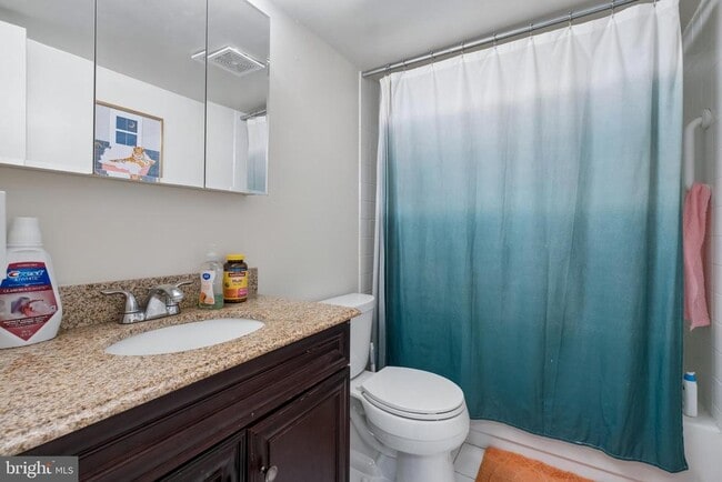 Building Photo - 1420 Locust St