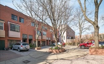Building Photo - 2821 Parrish St