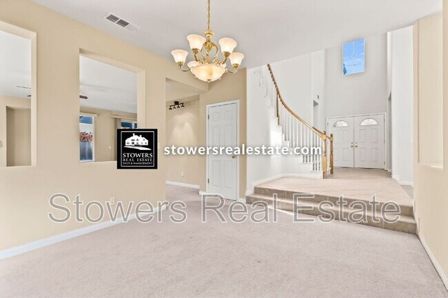 Building Photo - 1570 Eastlake Cir