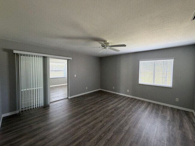 Building Photo - Morriston - 19 ACRE HIDDEN GEM!! **Won't Last**