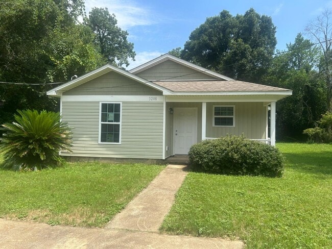 Building Photo - 3208 W Gadsden St
