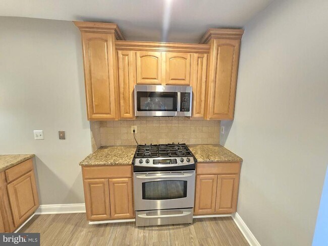 Building Photo - 112 N Luzerne Ave