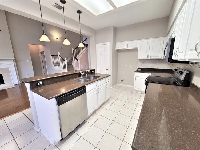 Building Photo - 20906 Greenfield Trail