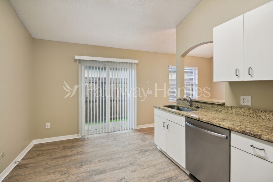 Building Photo - 8612 Claiborne Ct