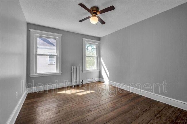 Building Photo - 694 Main St