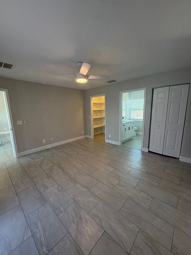 Building Photo - 3/2/2 with Solar!