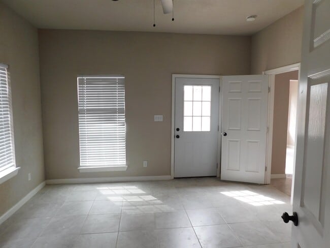 Building Photo - 144 Cerezo Ave