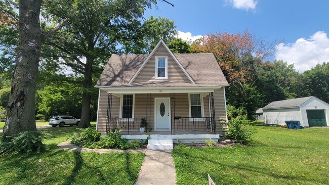 Primary Photo - 323 S Madison St