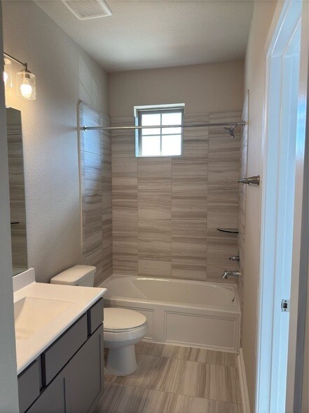 Building Photo - 1555 Rustling Creek Dr