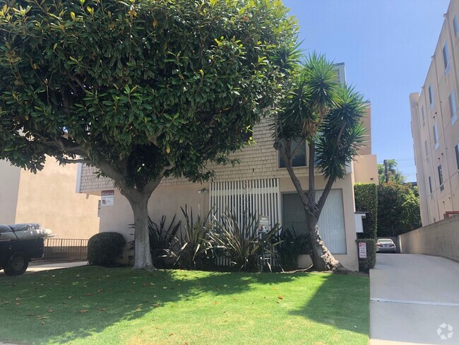 Building Photo - FREE RENT! STUNNING SINGLE - LOS ANGELES!