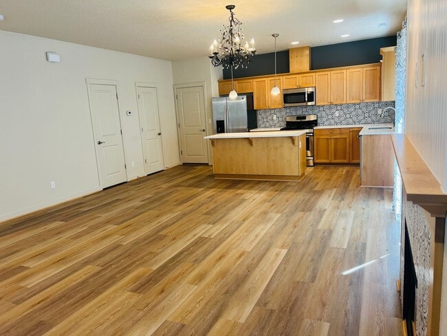 Building Photo - Charming Tudor in Edgewater on The Tualatin