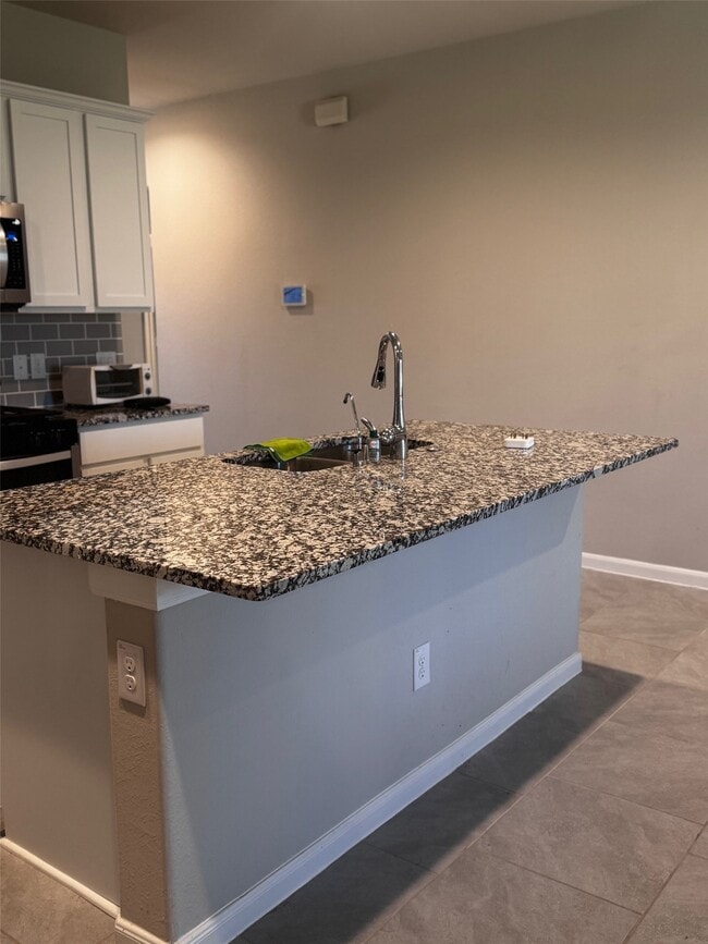 Building Photo - 5515 Russett Bay Ct