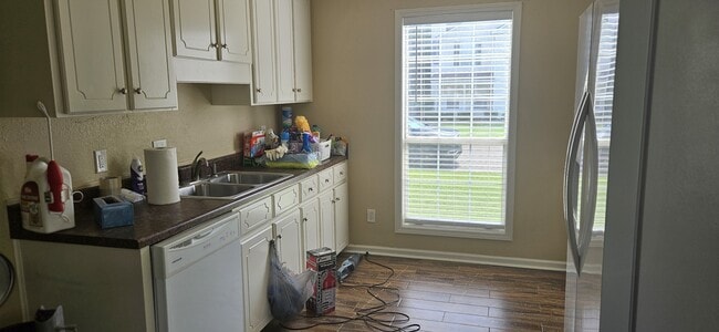 Building Photo - 127 Radford Cir