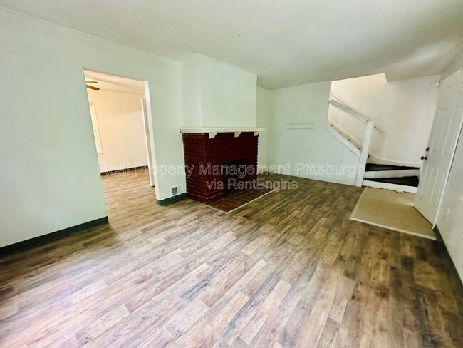 Building Photo - 1721 Scott St