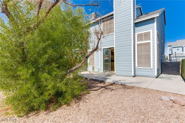 Building Photo - 5037 Souza Dr