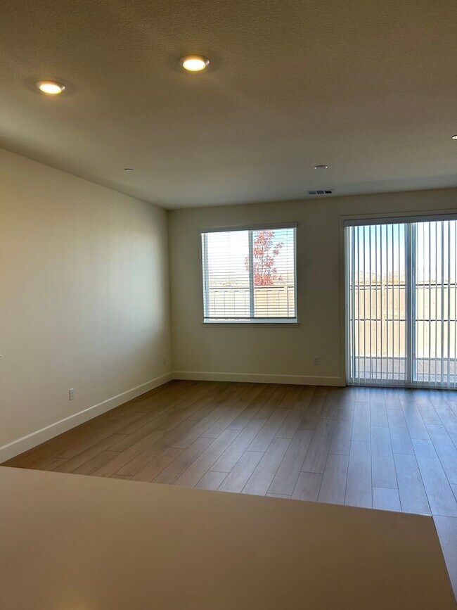 Building Photo - NEW HOME