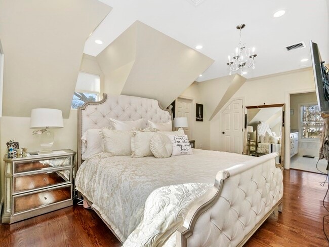 Building Photo - 50 Rowe St