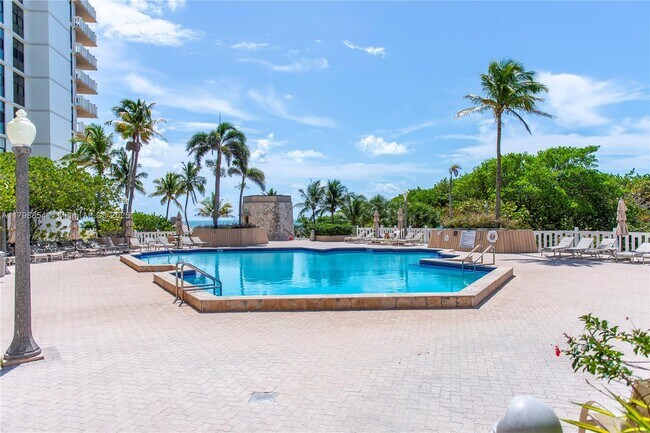 Building Photo - 1111 Crandon Blvd