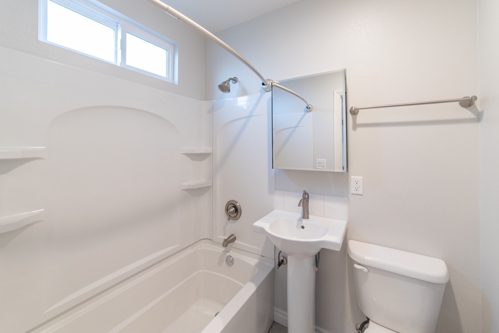 Building Photo - 453 Gaviota Ave