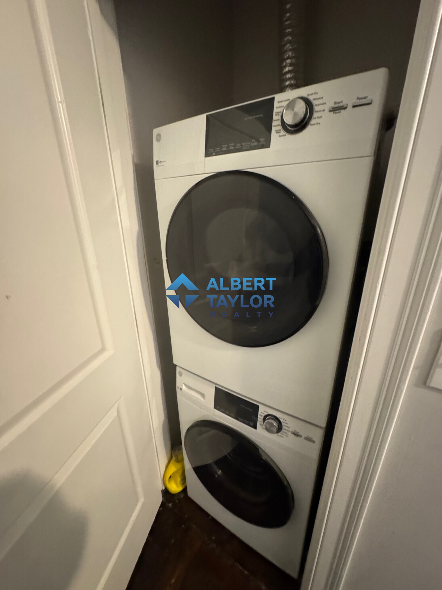 Building Photo - 998 Tremont St