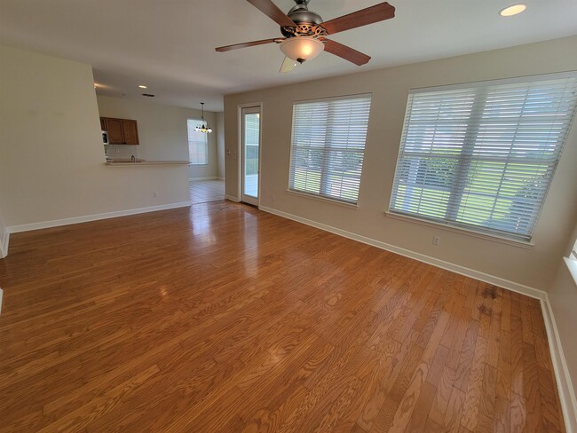 Building Photo - 4061 Shady View Ln