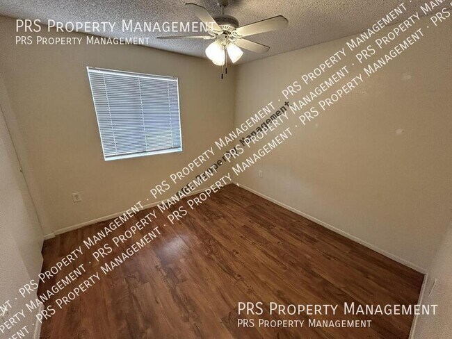 Building Photo - 3147 E Edgewood Ave