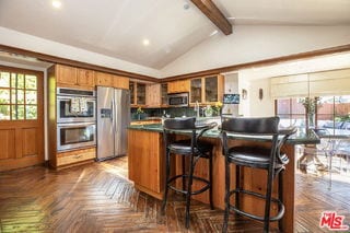 Building Photo - 10365 Holman Ave