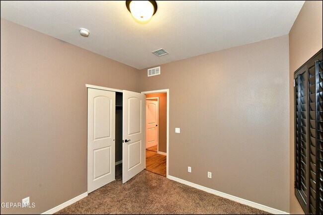 Building Photo - 3741 Loma Adriana