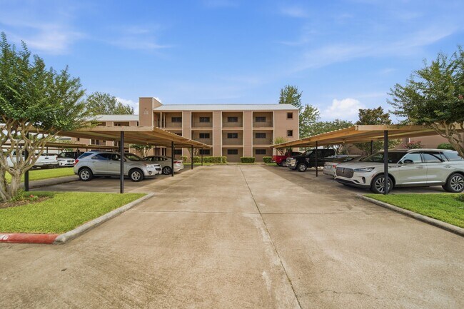 Building Photo - 15575 Marina Dr