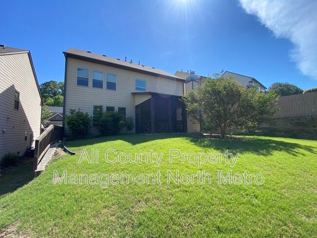 Building Photo - 5060 Glencliff Dr