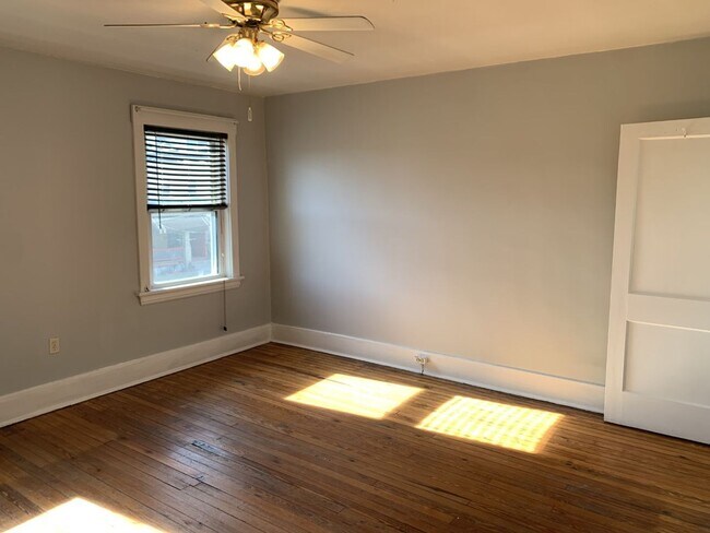 Building Photo - Great property in Morningside!