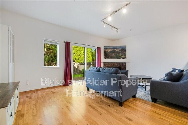 Building Photo - 445 SW 149th Terrace