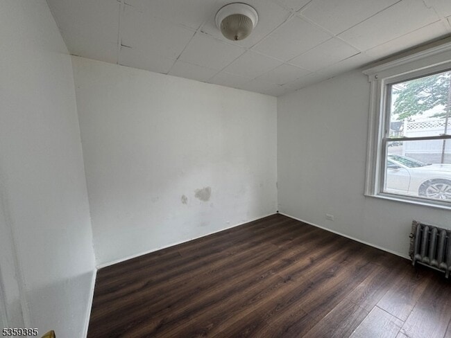 Building Photo - 494 10th Ave