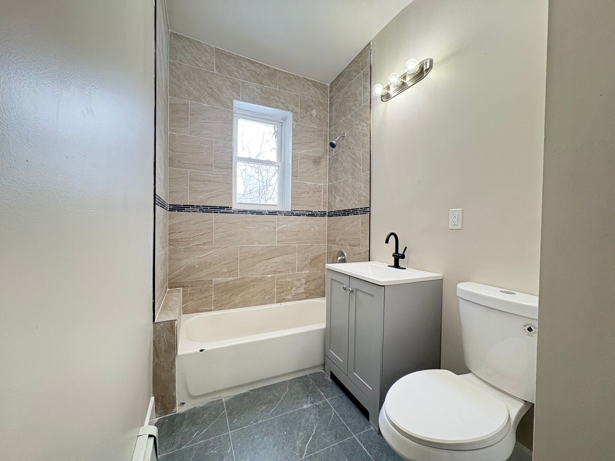 856 S 16th 2E - 856 S 16th St