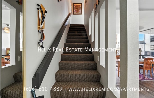 Building Photo - 7322 Marina Pacifica Dr N