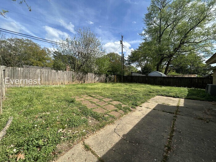 Building Photo - 8694 Yorktown Dr