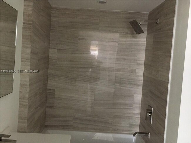 Building Photo - 1300 Brickell Bay Dr