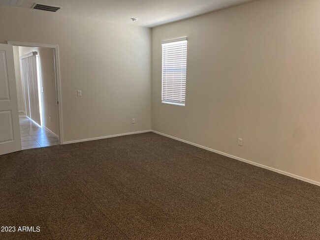 Building Photo - 1070 W Falls Canyon Dr