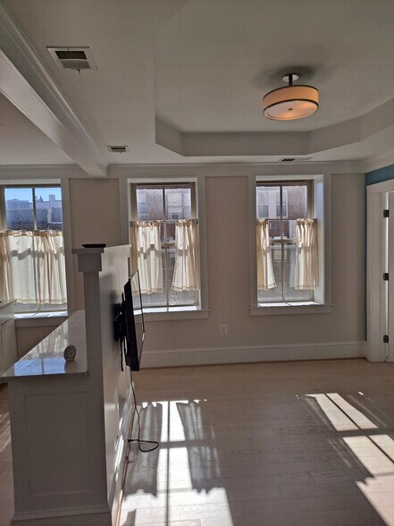 Building Photo - 1451 Park Rd NW