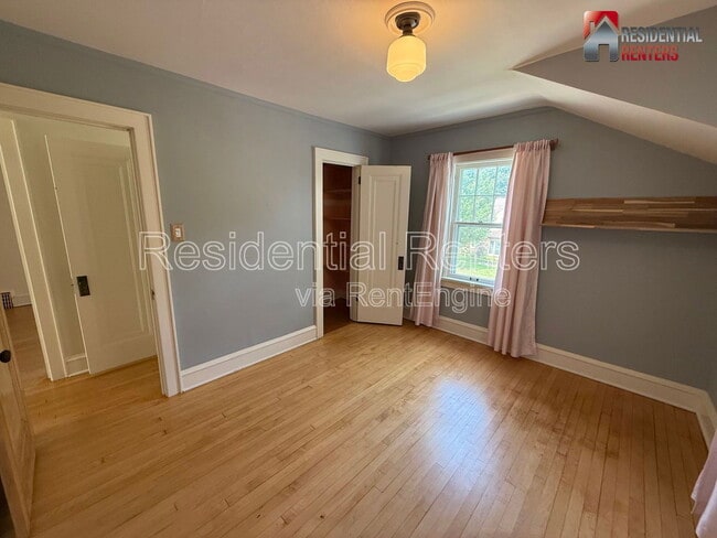 Building Photo - 2185 N 70th St