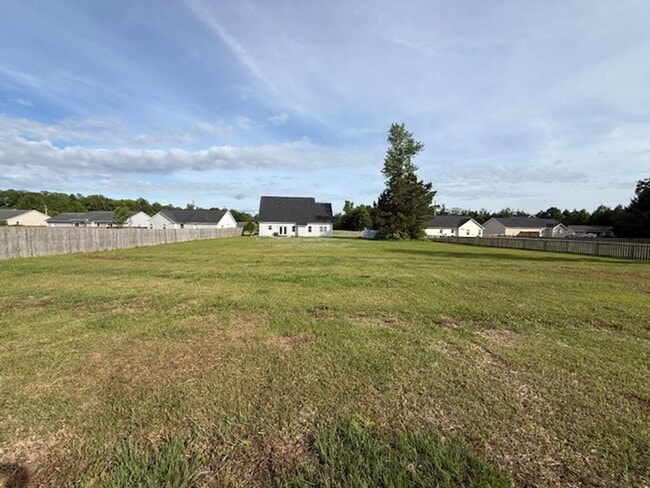 Building Photo - Rockford Forest Community