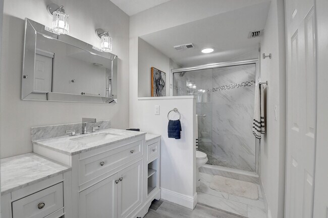 Building Photo - 600 Egret Cir