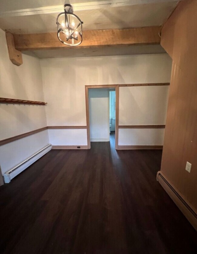 Building Photo - Charming 2BR/2BA Farmhouse-Style Home in Spring Grove Schools!