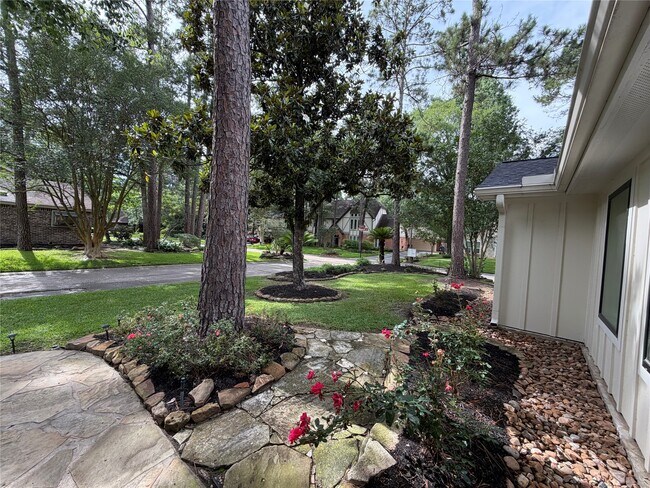 Building Photo - 2 Bayleaf Ln