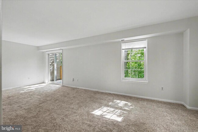 Building Photo - 678 Newbridge Ct