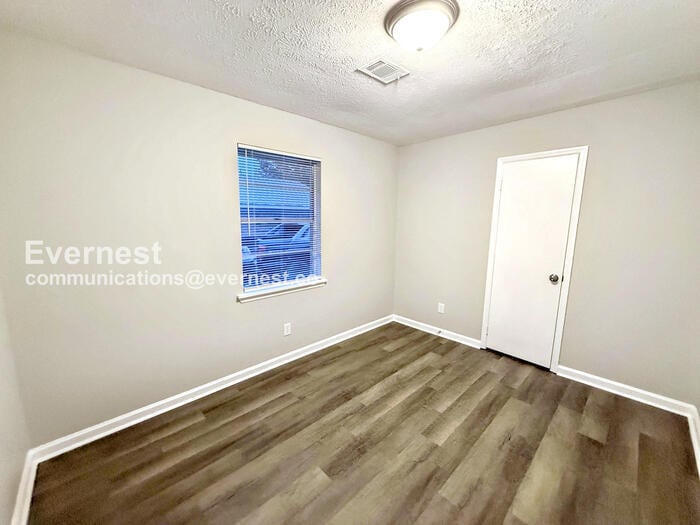 Building Photo - 436 Henry St