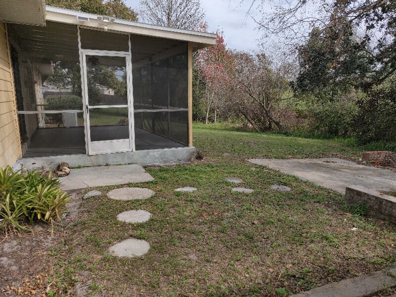Building Photo - 1737 Vivian Ct
