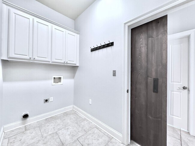 Building Photo - Luxury 4BR/3BA Home on Golf Course in Pelican Point – Resort-Style Living!