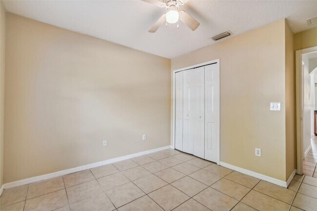 Building Photo - 7956 Carriage Pointe Dr