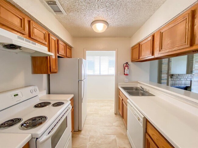 Building Photo - 1308 Brenda Ln